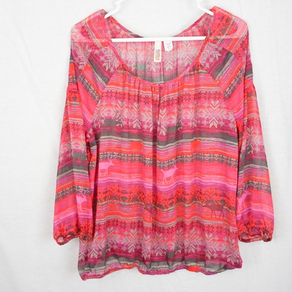 Gorgeous red patterned top - Picture 1 of 3